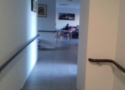 Couloir côté salon Couloir vers le salon