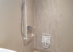 Douche sécurisé pour personne à mobilité réduite. Douche Italienne