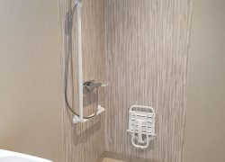 Douche sécurisé pour personne à mobilité réduite. Douche Italienne