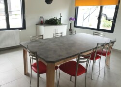 Table cuisine commune